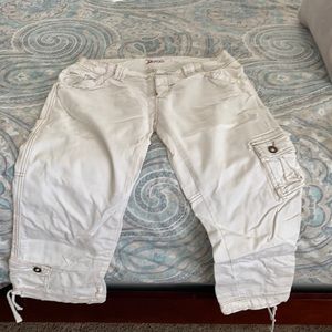 BKE White/cream colored cotton capris cargo pants